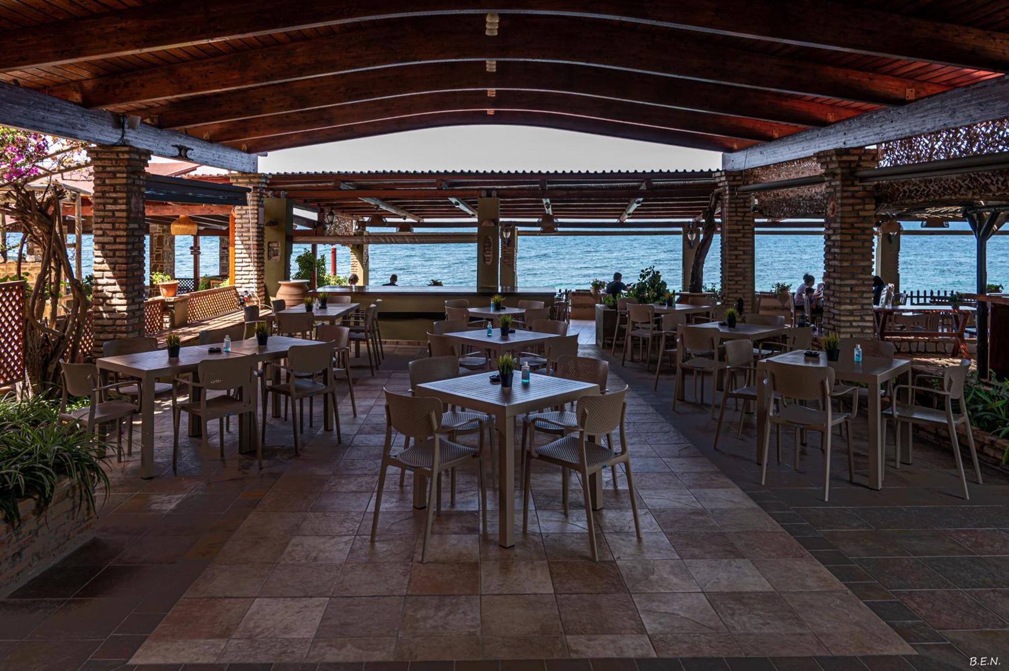 卡斯泰拉海滩公寓式酒店 Alissos 外观 照片